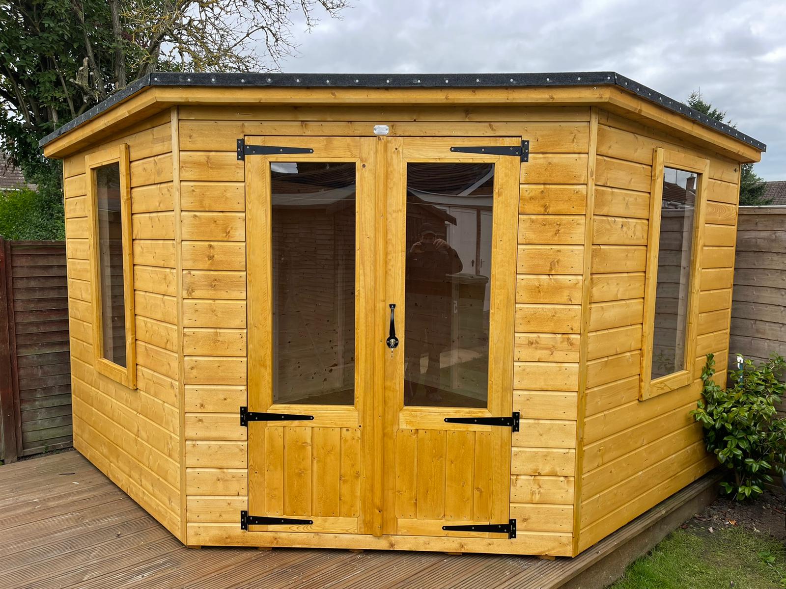 9x9 Corner Summerhouse