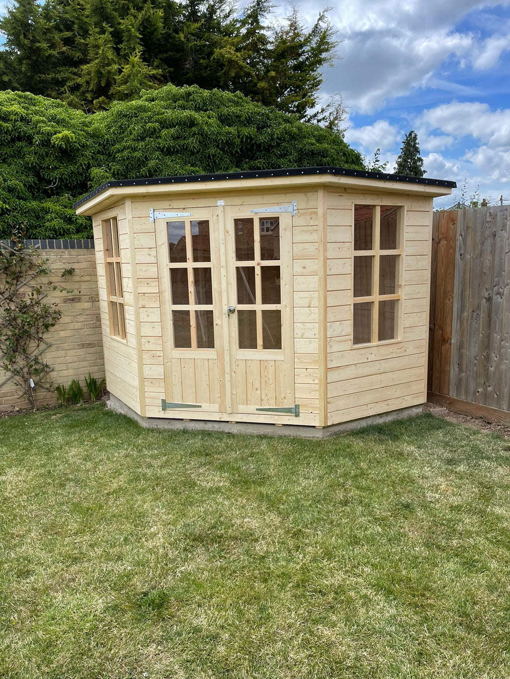 8x8 Corner Summerhouse