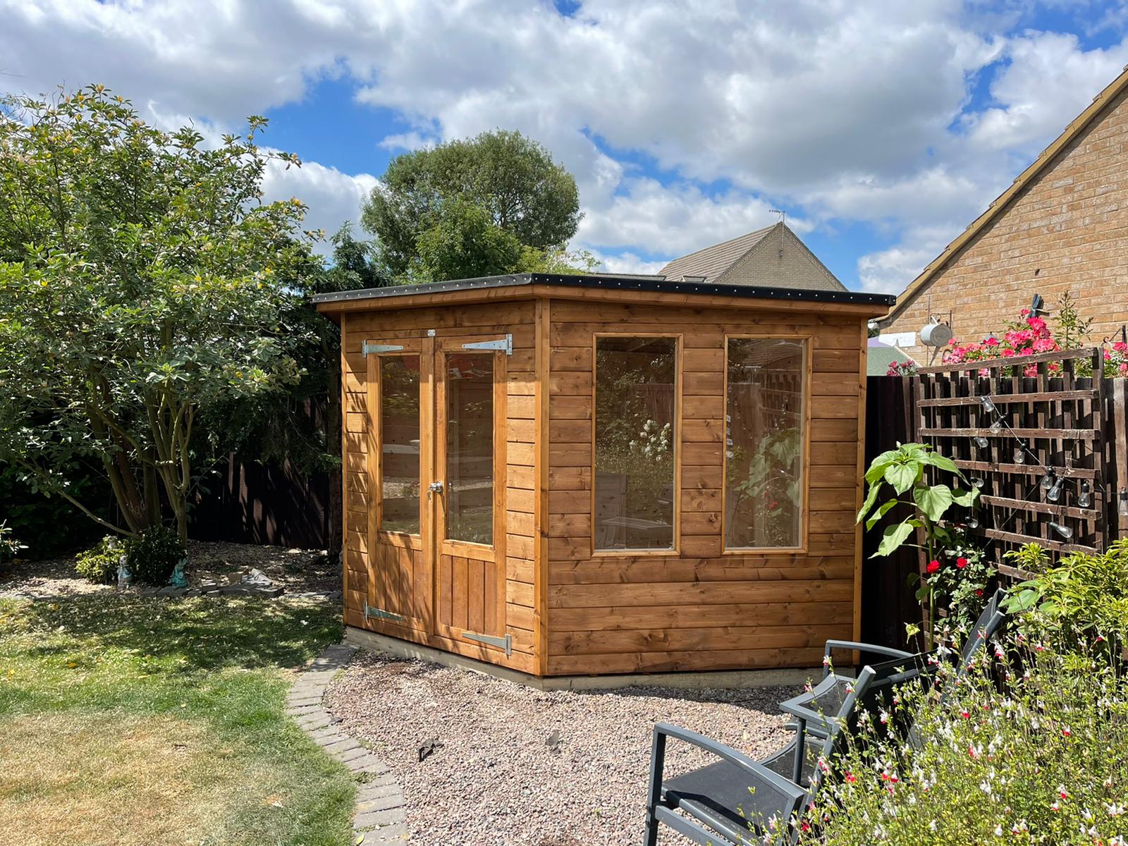 9x9 Corner Summerhouse
