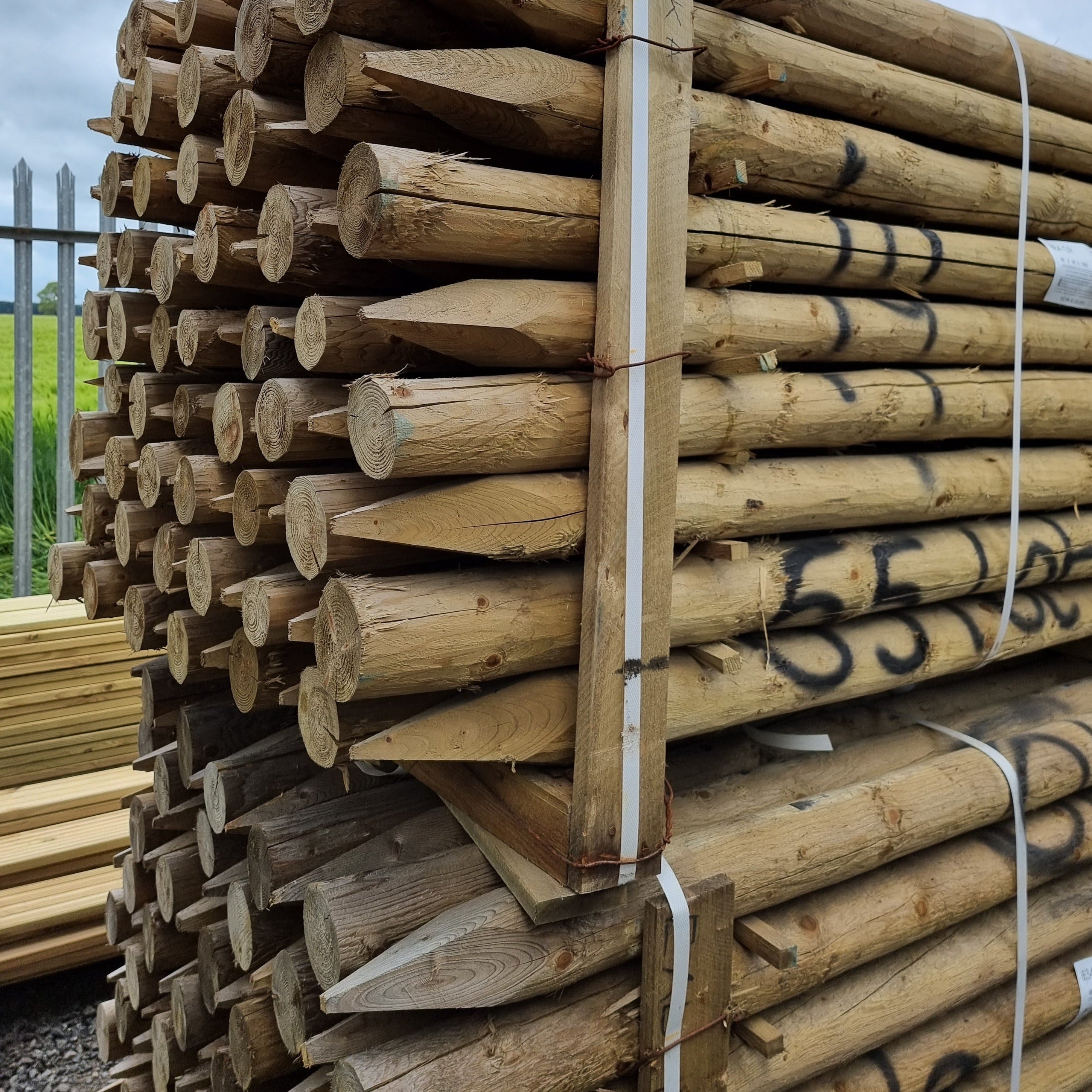 Cundy Peeled Post 1.8m x 75/100